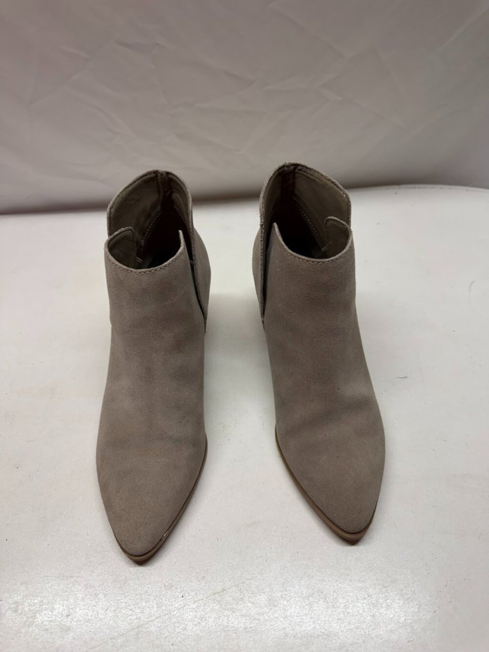 Dolce Vita Women's Dylan Gray Suede Pointed Heeled Booties Size 8.5